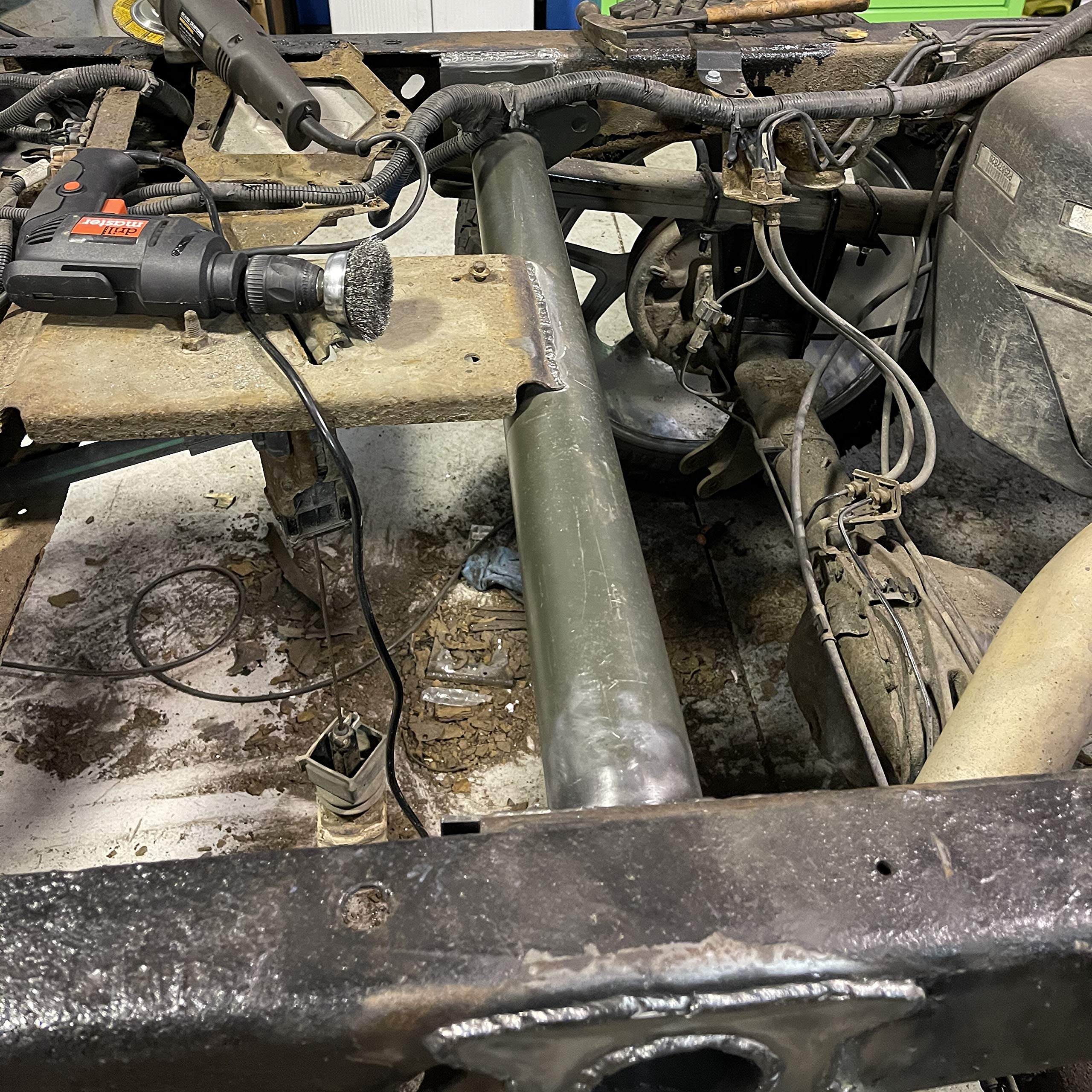 ELITEWILL Rear Fuel Tank Support Crossmember and Rear Upper Shock Mount Crossmember Fit for 1999-2006 Chevy Silverado /GMC Sierra 1500, 2500