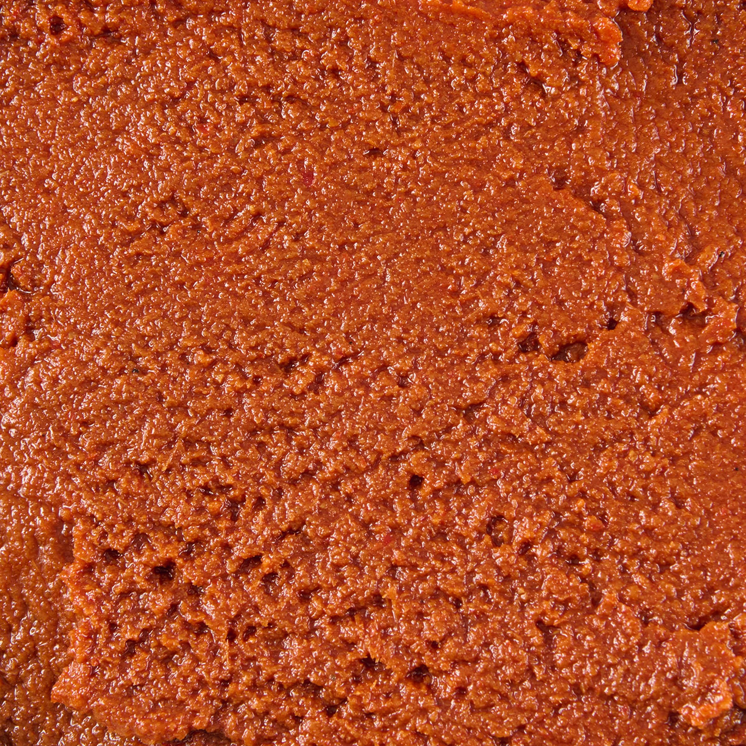 Thai Kitchen Red Curry Paste, 35 oz - One 35 Ounce Tub of Thai Red Curry Paste with Red Chili Pepper, Lemongrass, Thai Ginger and Spices, Perfect for Stir-Fries and Soup Bases