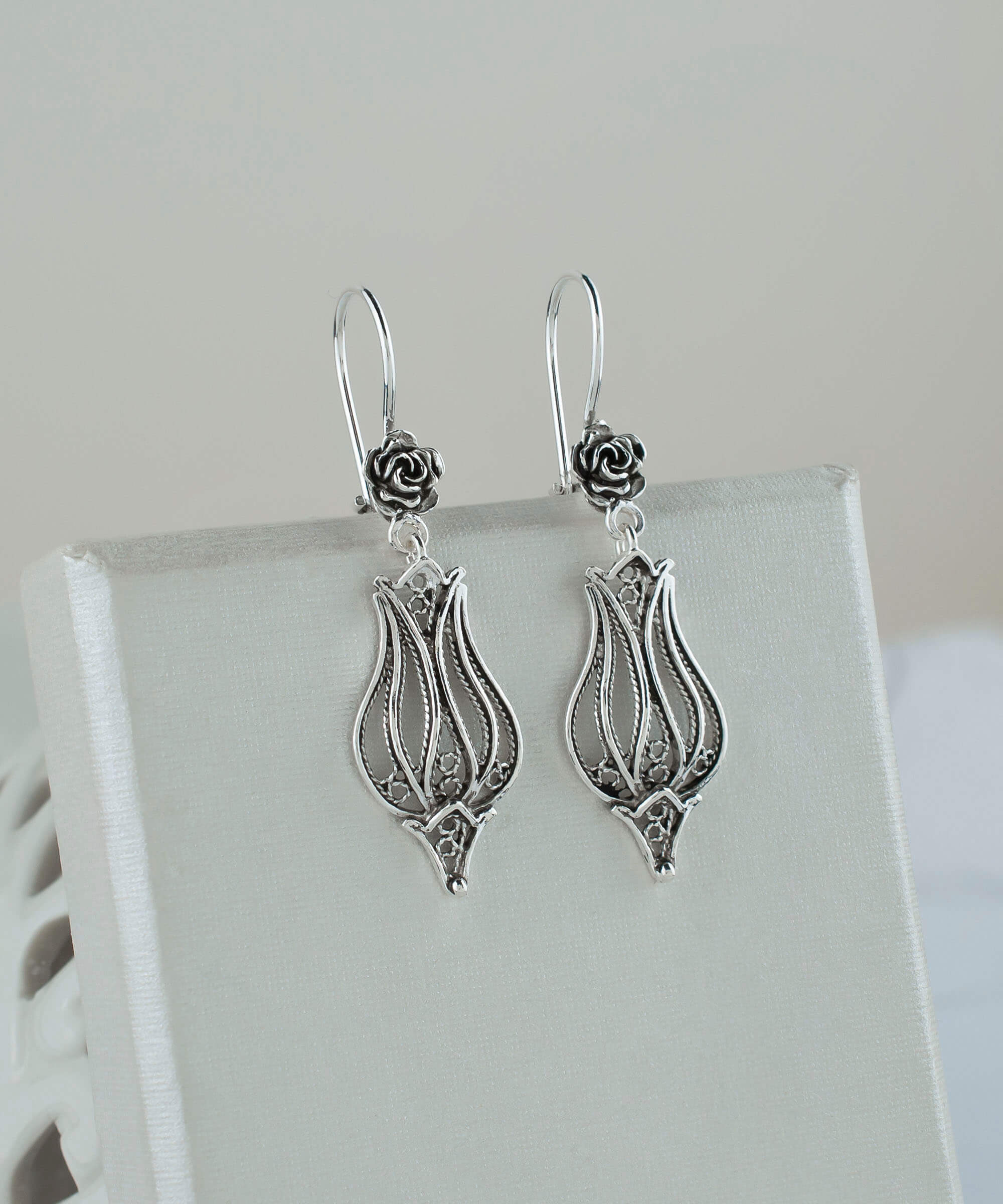 Filigree Art Tulip Design Women Sterling Silver Dangle Drop Earrings