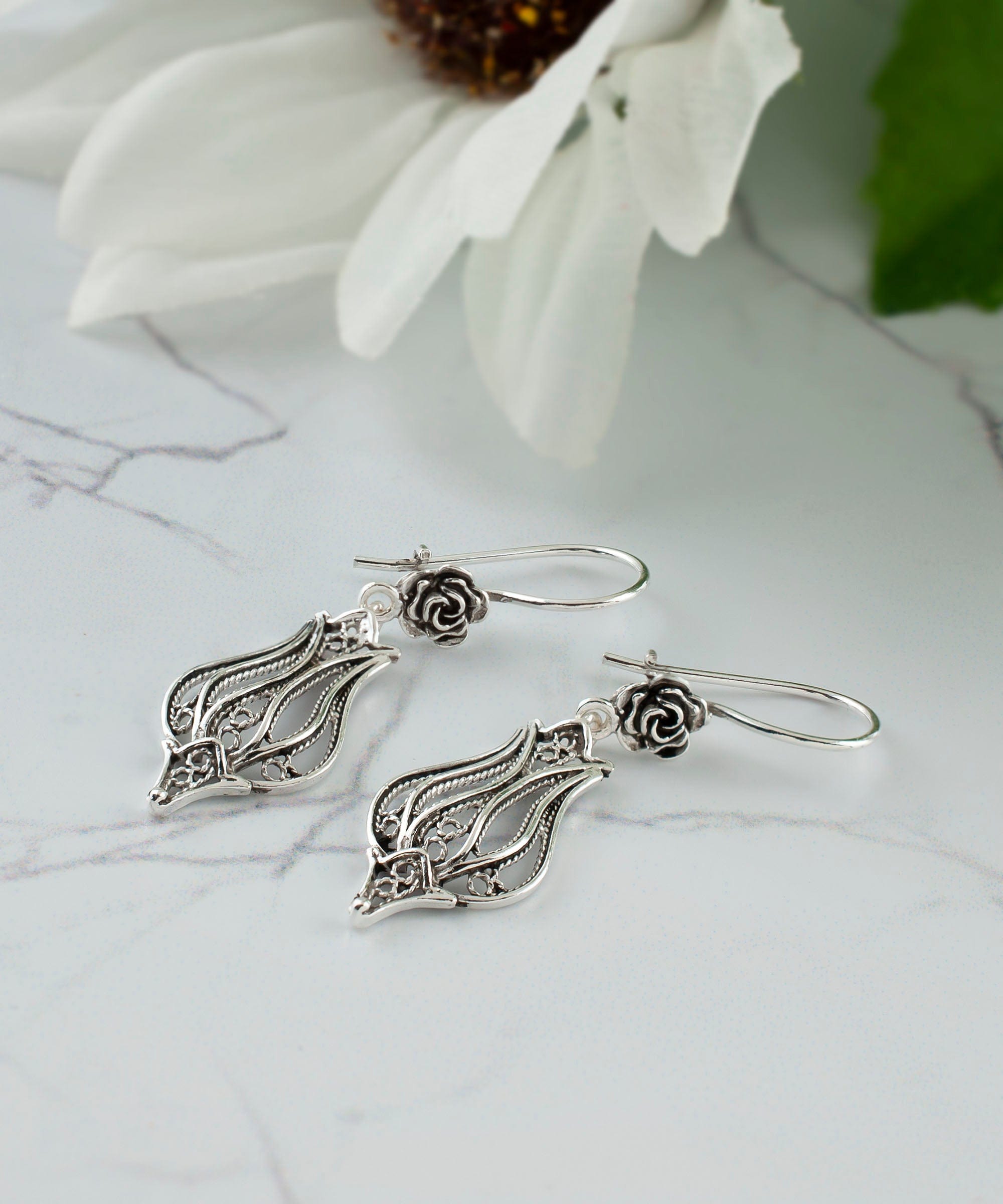 Filigree Art Tulip Design Women Sterling Silver Dangle Drop Earrings