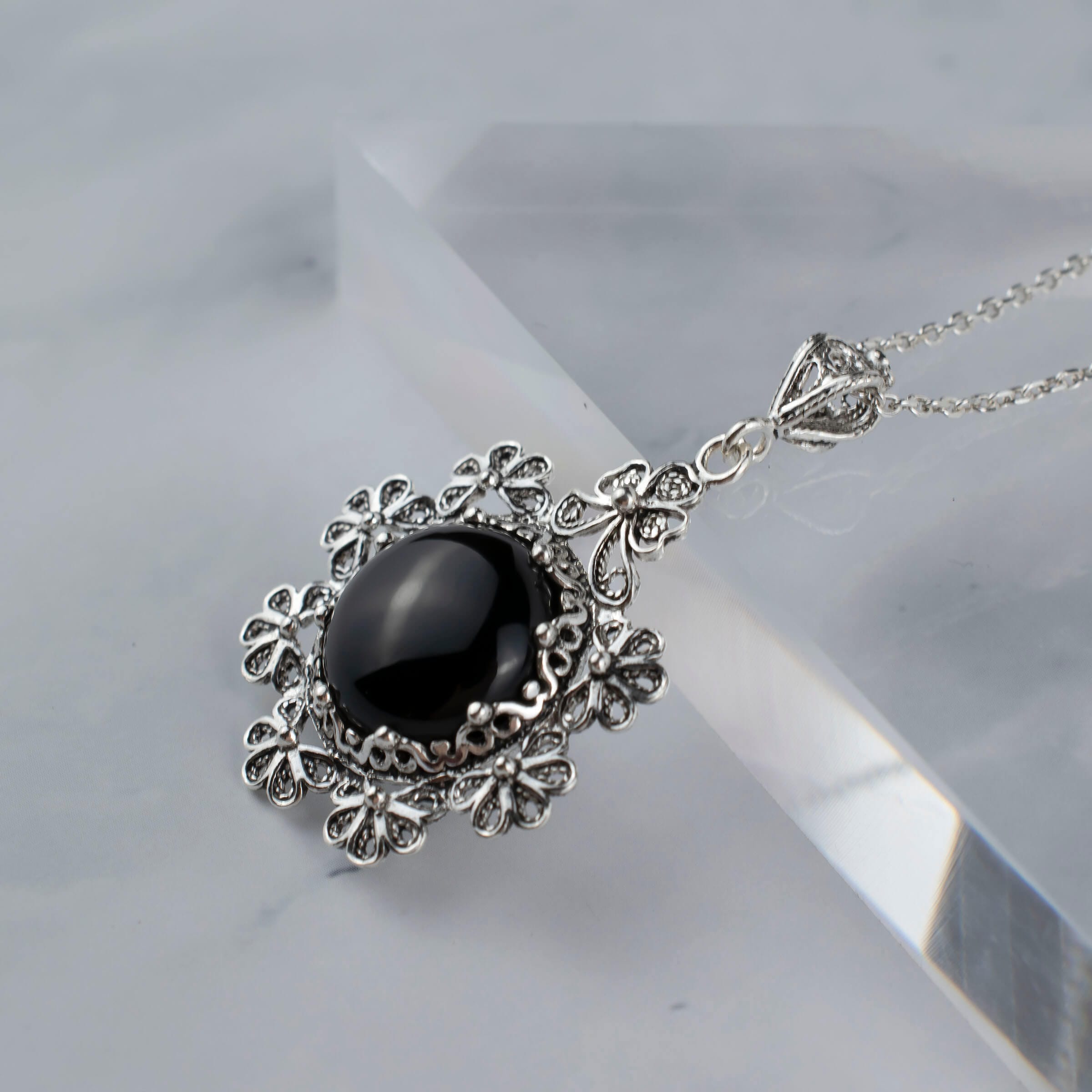 Filigree Art Black Onyx Gemstone Floral Design Women Silver Pendant