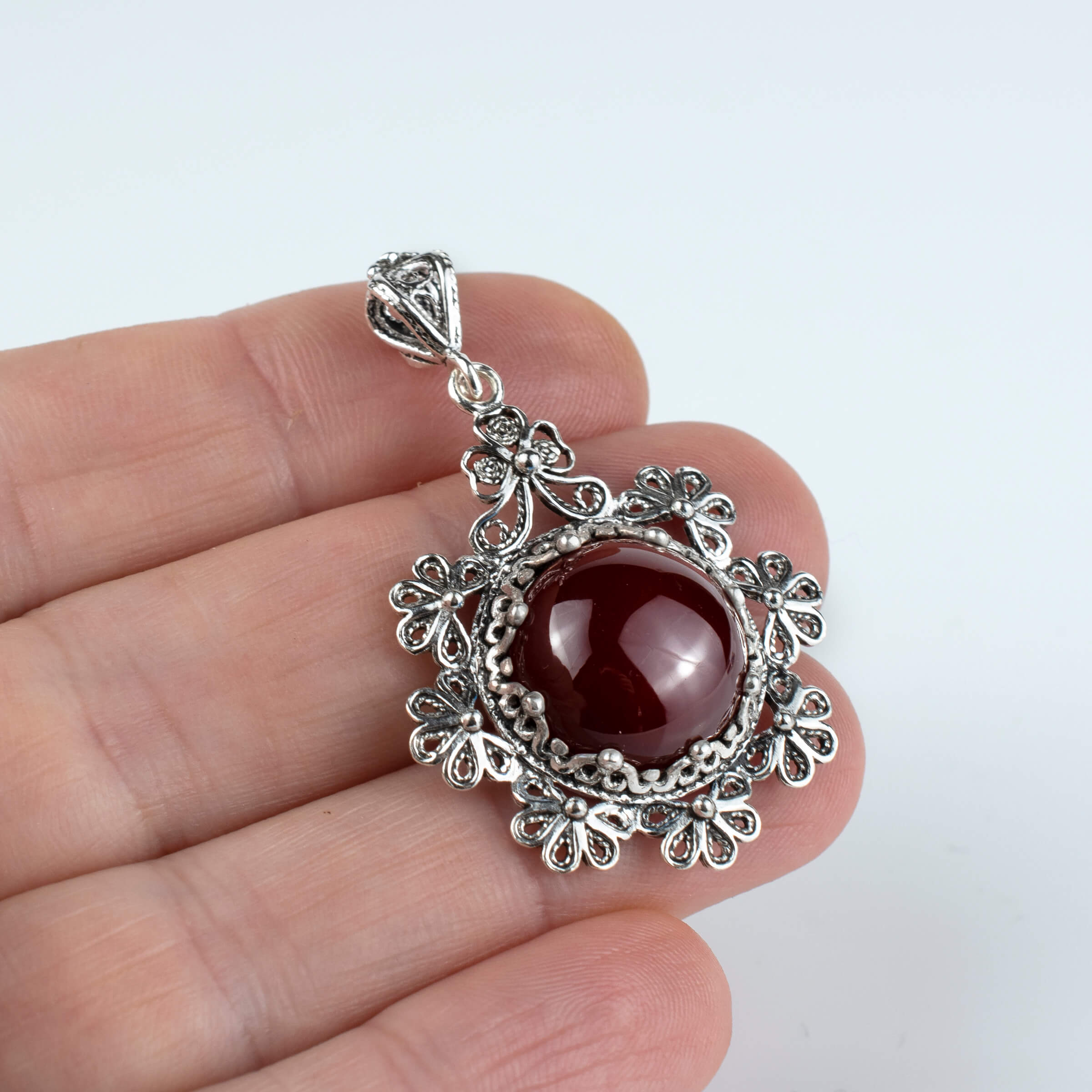 Filigree Art Carnelian Gemstone Floral Design Women Silver Pendant