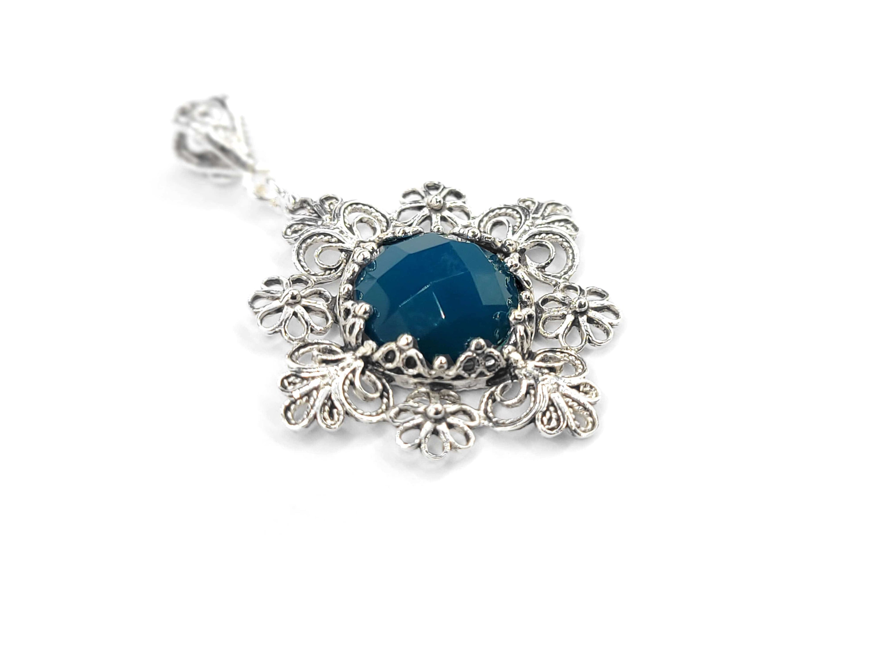 Filigree Art Blue Agate Gemstone Daisy Design Women Silver Pendant