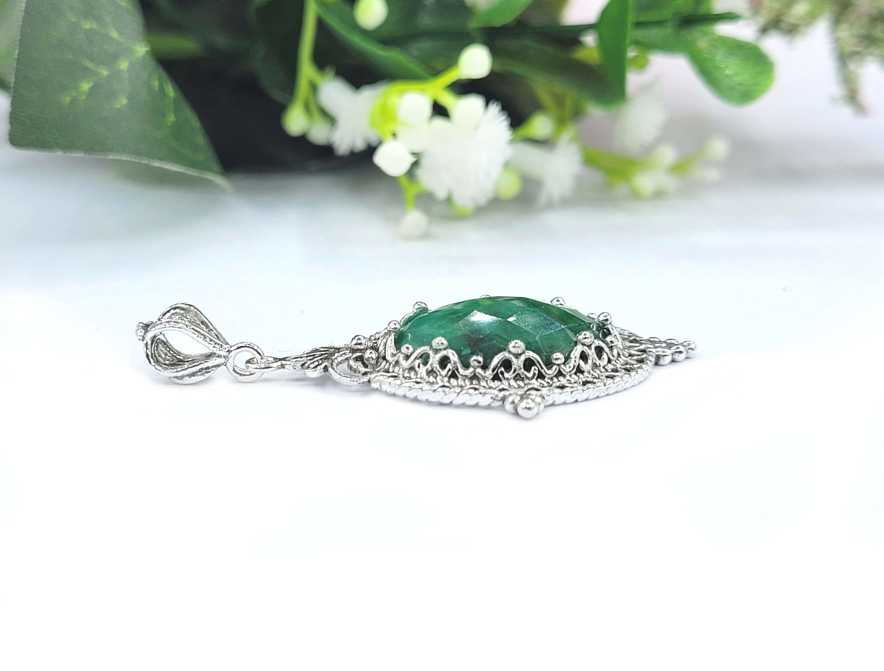 Filigree Art Emerald Gemstone Women Silver Oval Pendant Necklace