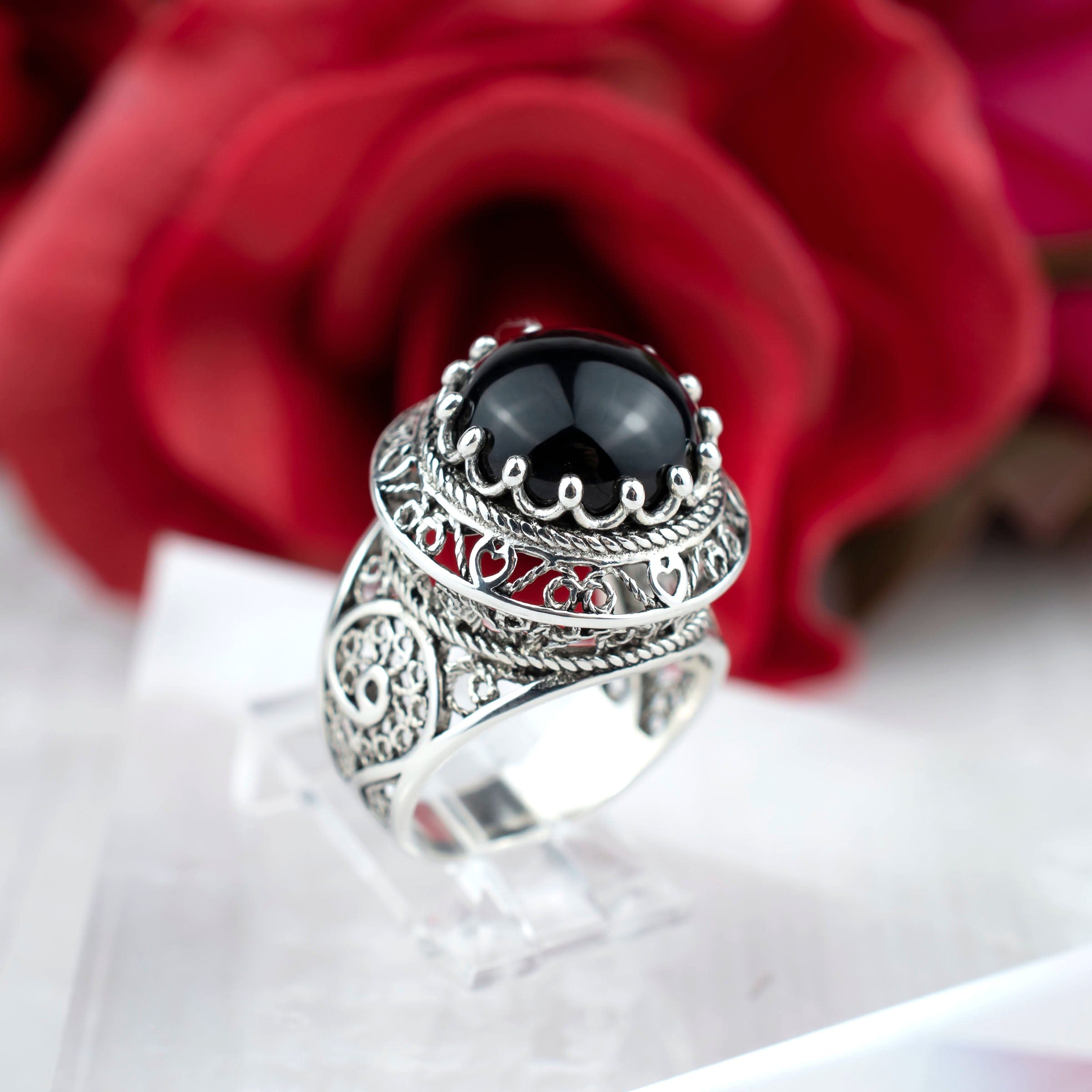 Filigree Art Black Onyx Gemstone Women Silver Dome Ring