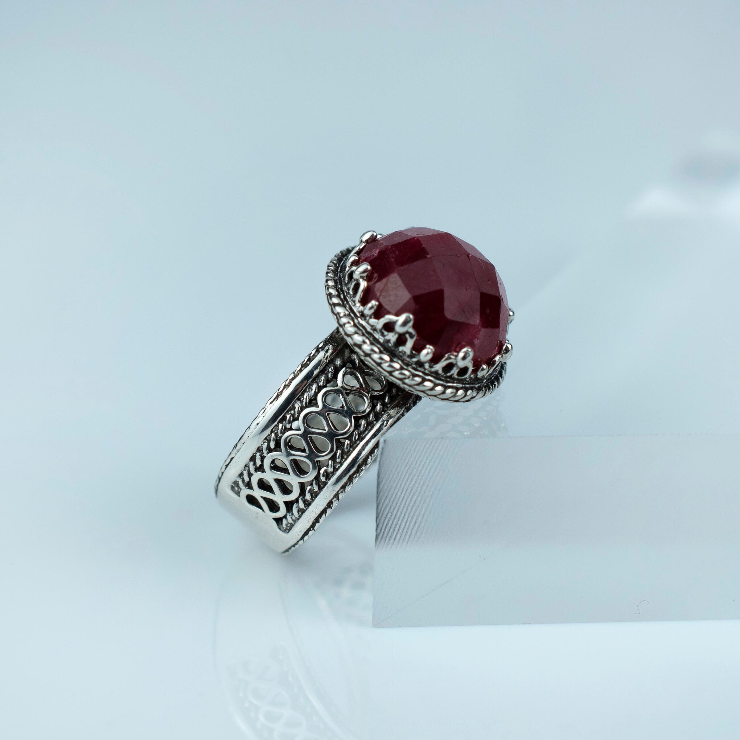 Filigree Art Ruby Corundum Gemstone Women Silver Cocktail Ring