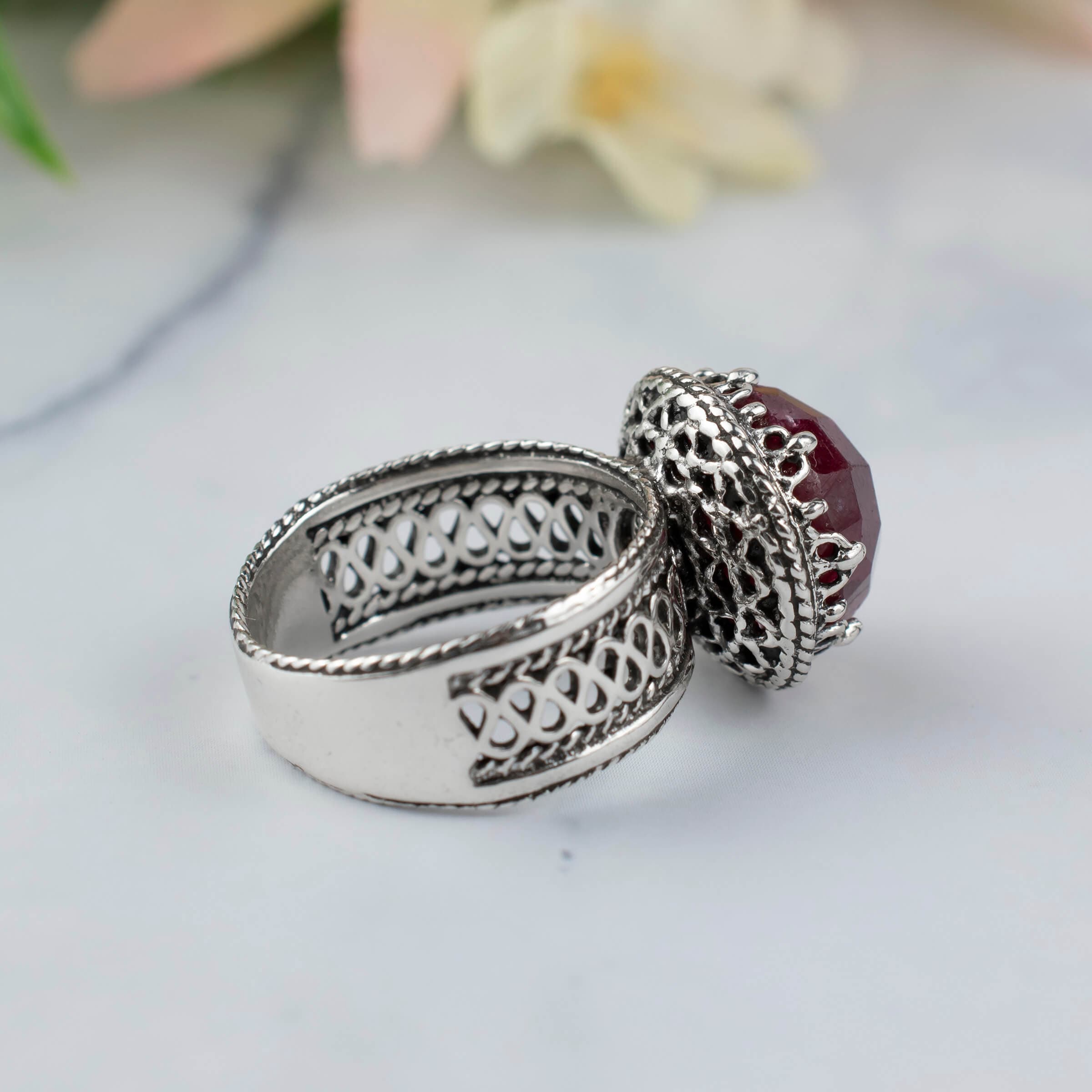 Filigree Art Ruby Corundum Gemstone Women Silver Cocktail Ring