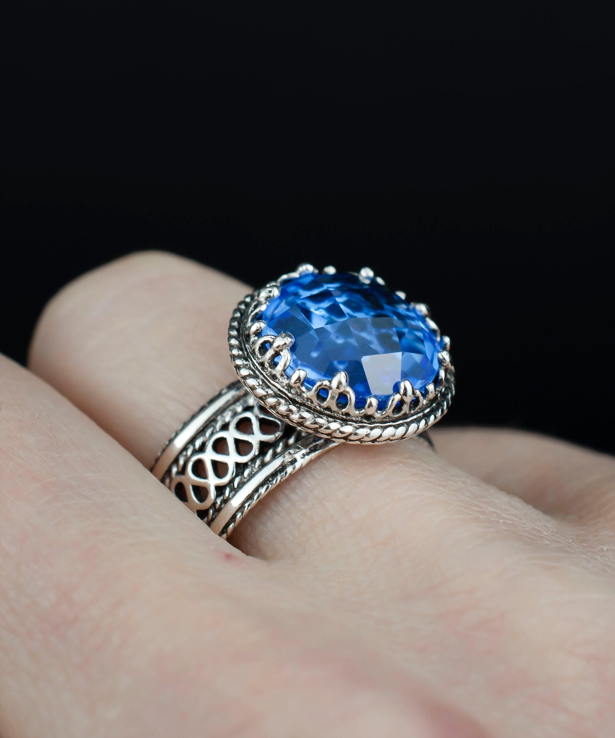 Filigree Art Blue Quartz Gemstone Women Silver Cocktail Ring