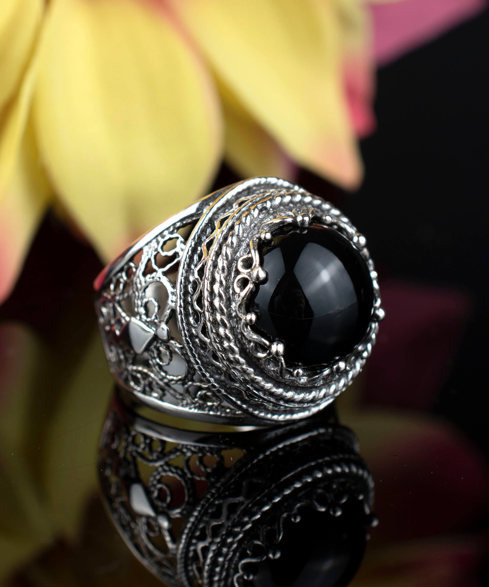 Filigree Art Black Onyx Gemstone Women Silver Bold Ring