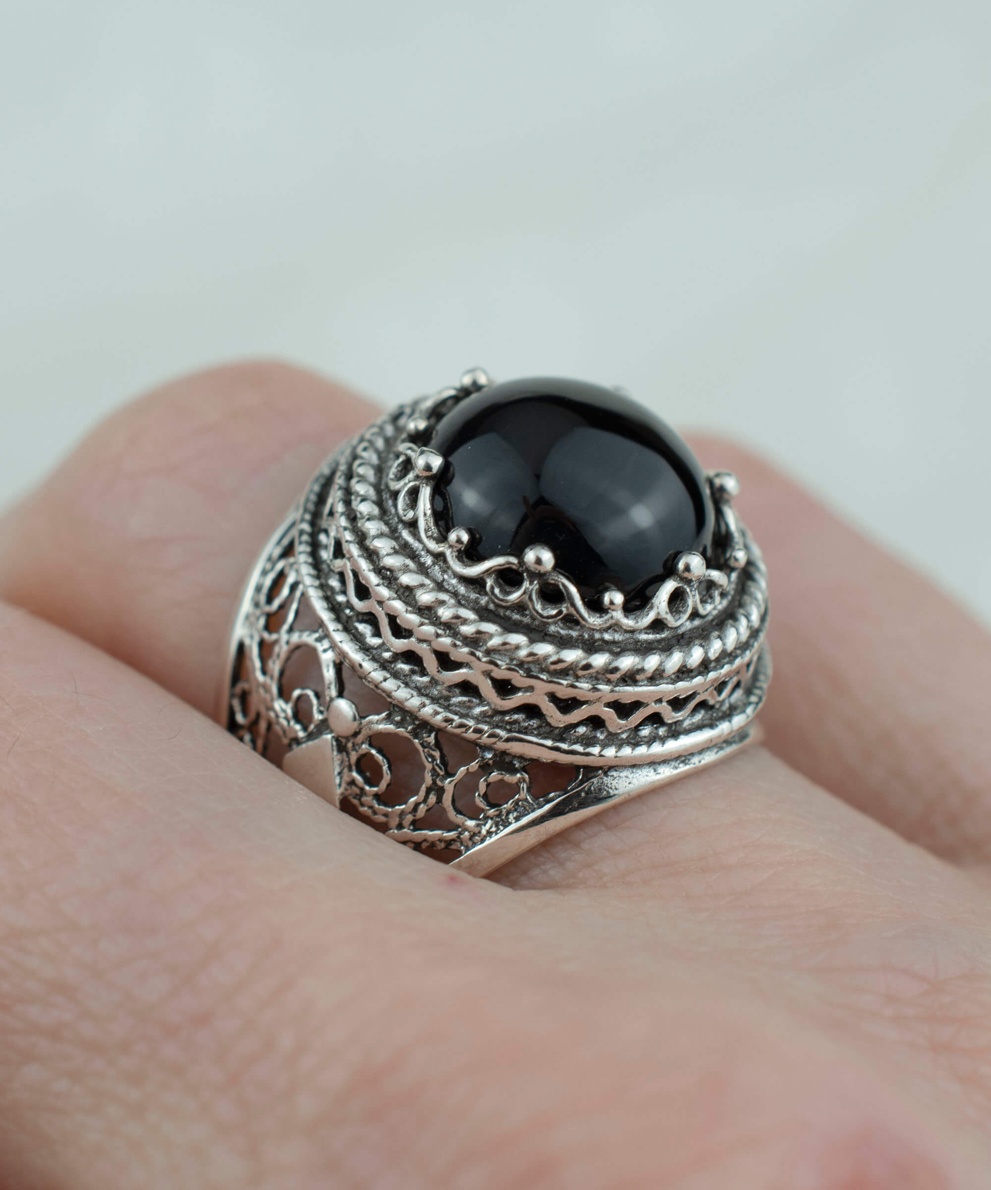 Filigree Art Black Onyx Gemstone Women Silver Bold Ring