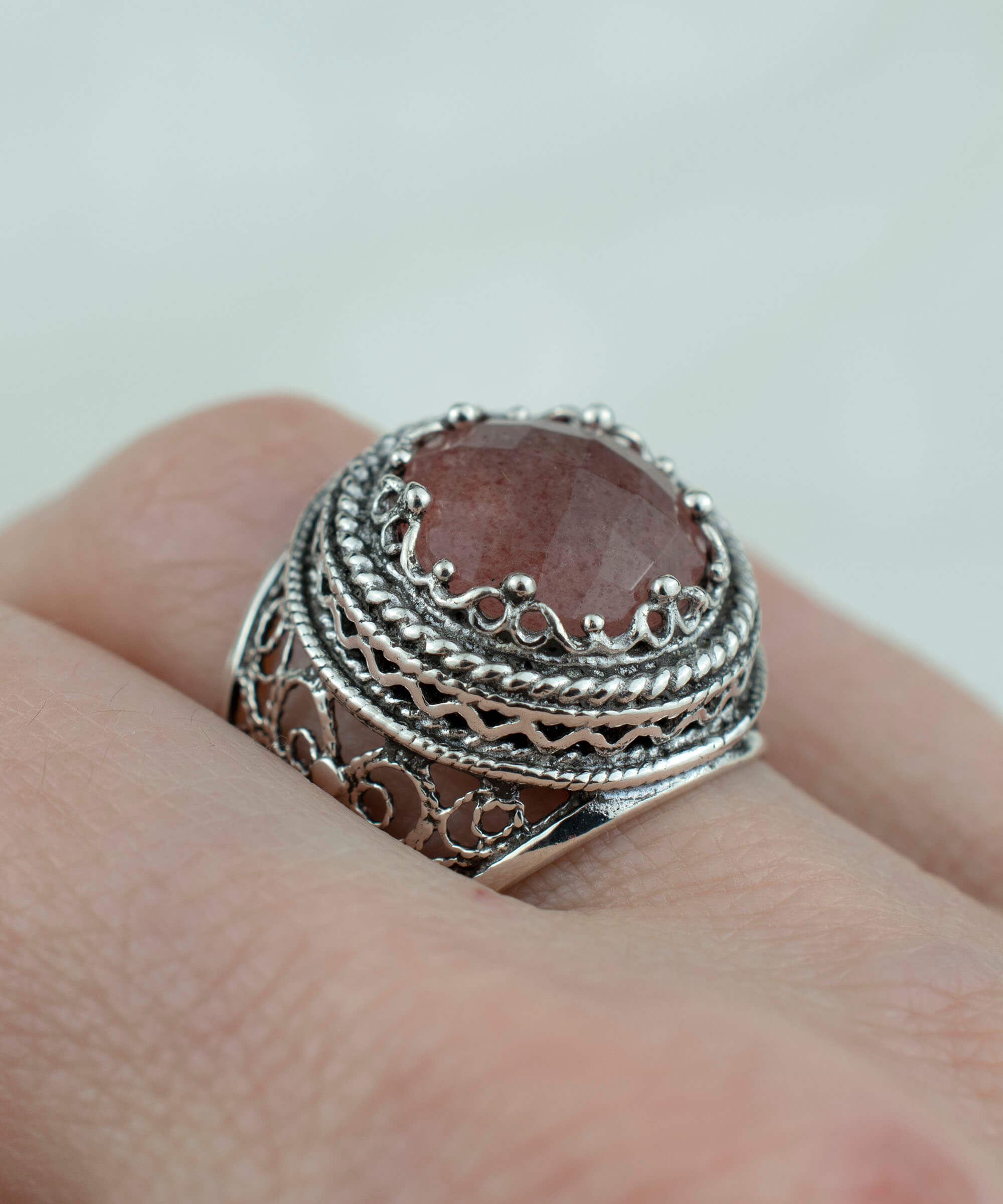 Filigree Art Cherry Quartz Gemstone Women Silver Bold Ring