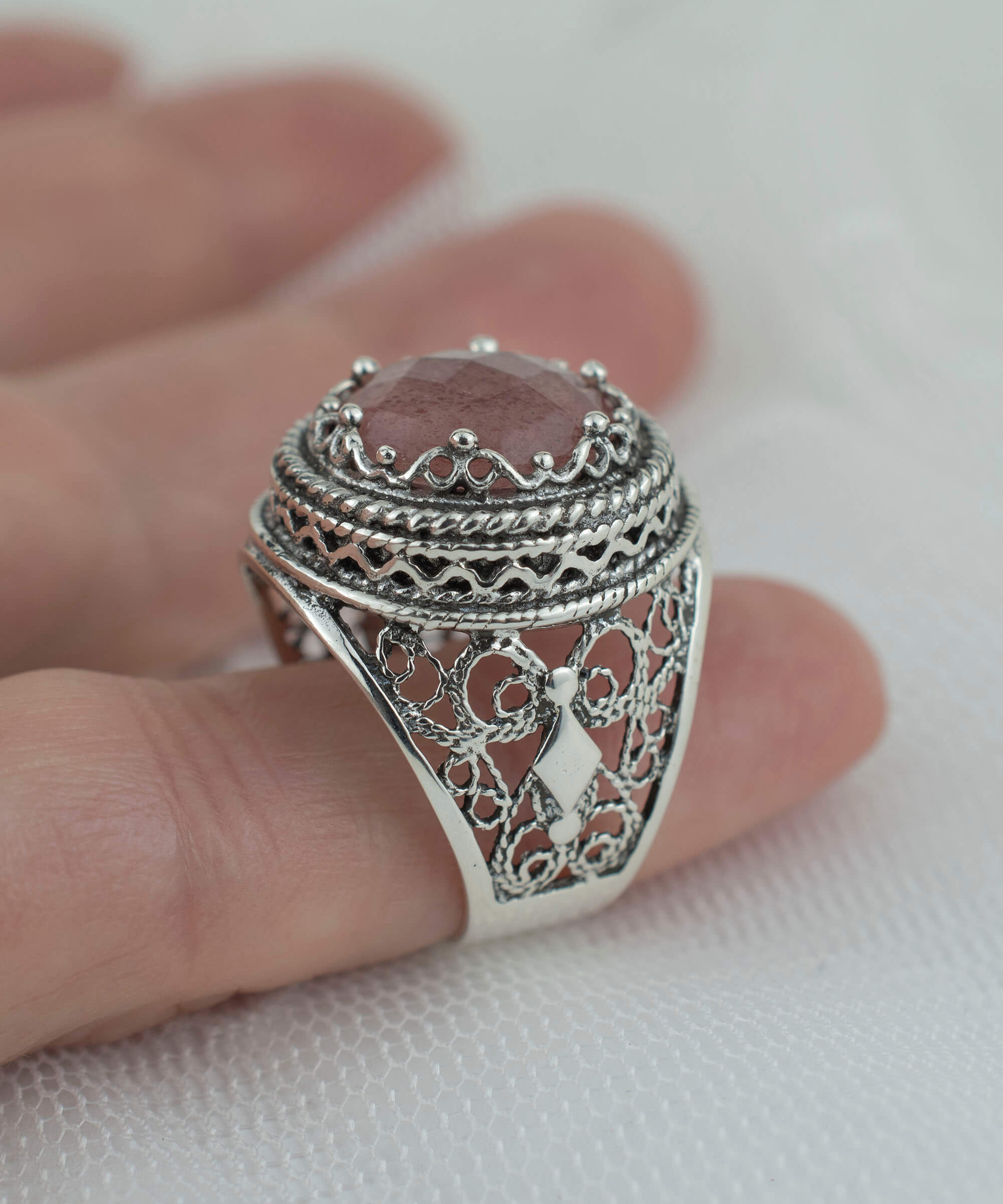 Filigree Art Cherry Quartz Gemstone Women Silver Bold Ring