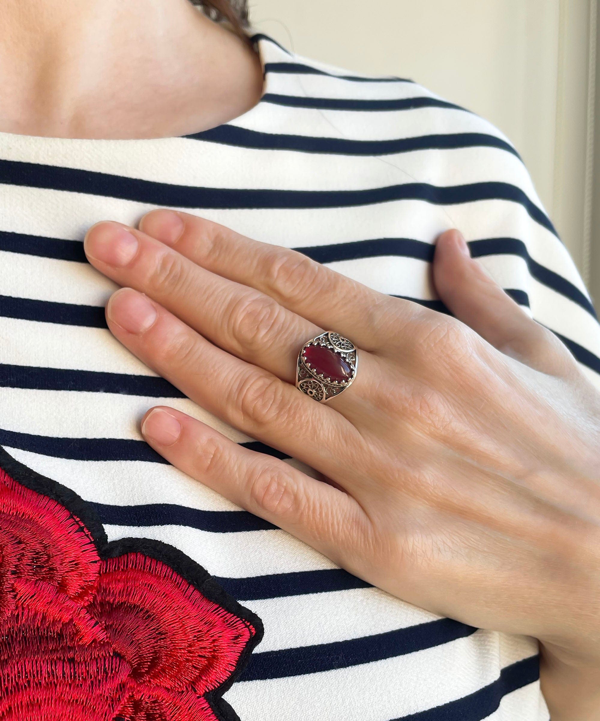 Filigree Art Carnelian Gemstone Women Oval Silver Cocktail Ring