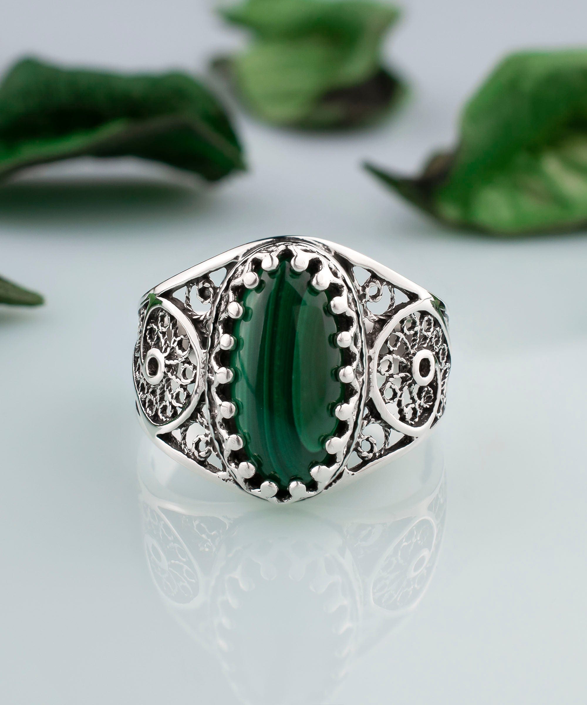 Filigree Art Malachite Gemstone Women Oval Silver Cocktail Ring