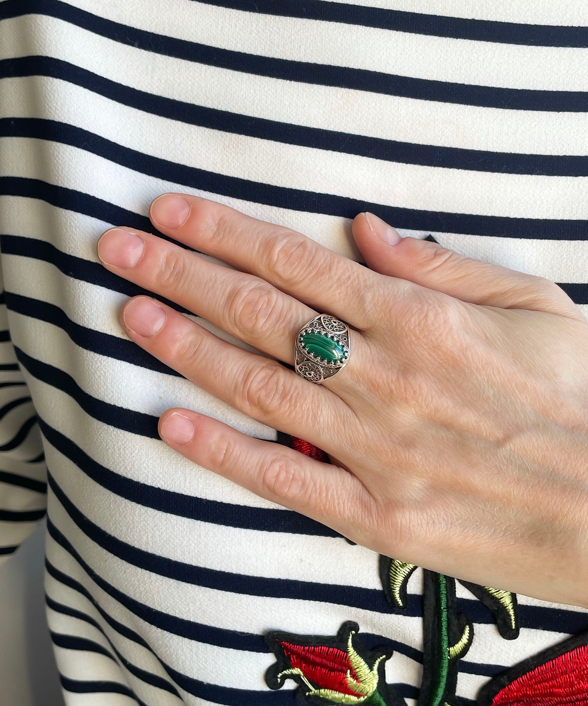 Filigree Art Malachite Gemstone Women Oval Silver Cocktail Ring