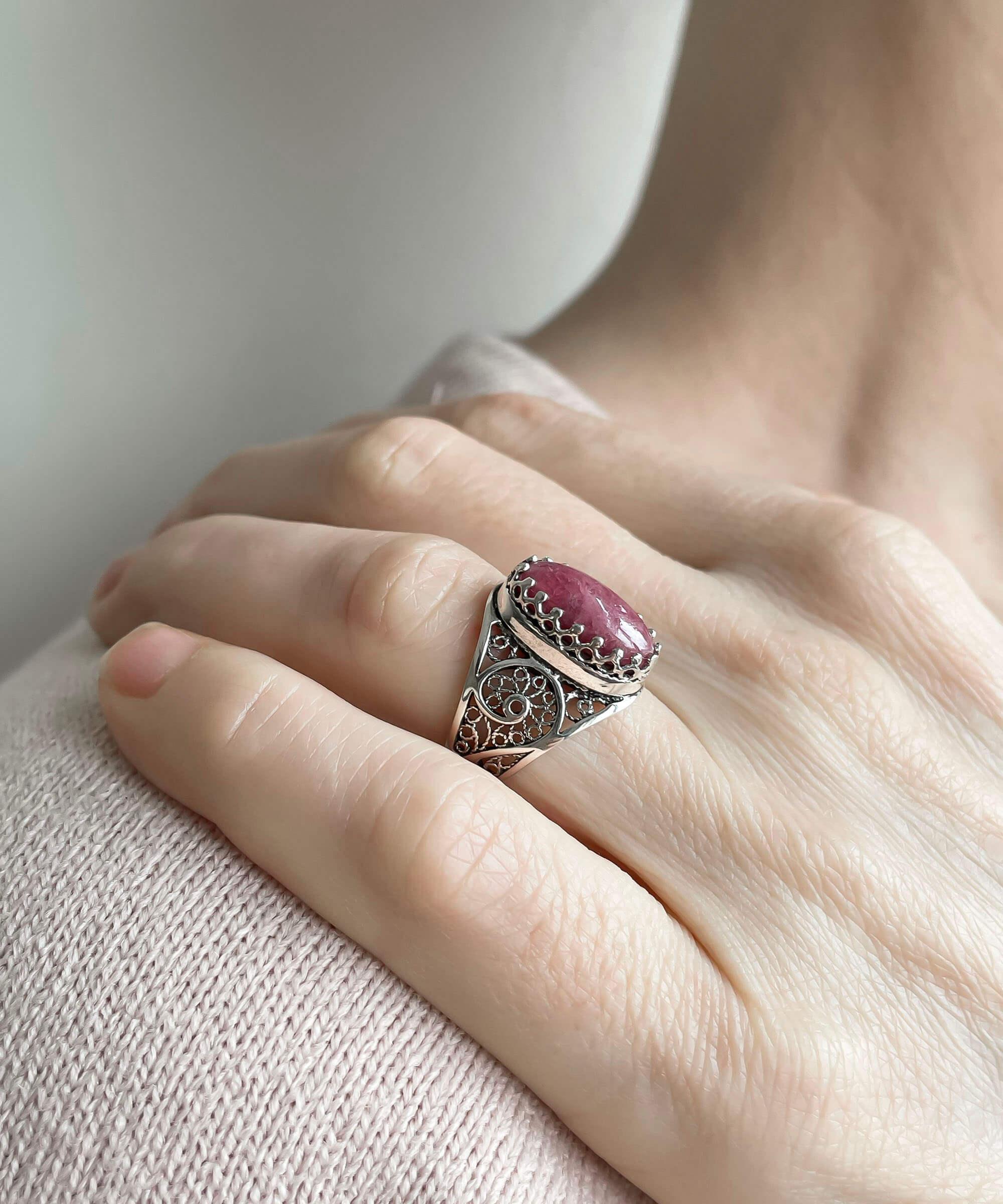 Filigree Art Rhodonite Gemstone Women Oval Silver Cocktail Ring