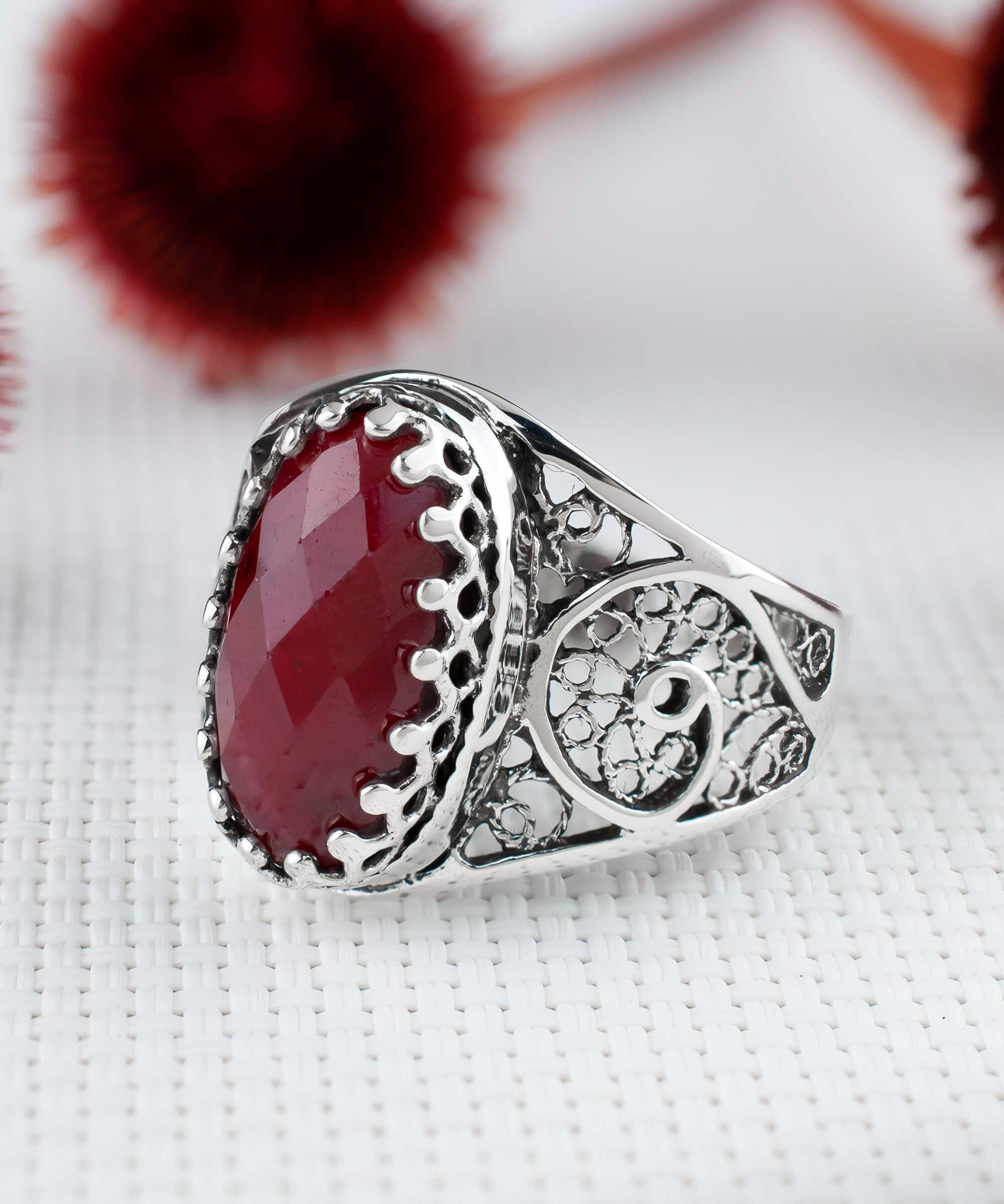 Filigree Art Ruby Corundum Gemstone Women Oval Silver Cocktail Ring