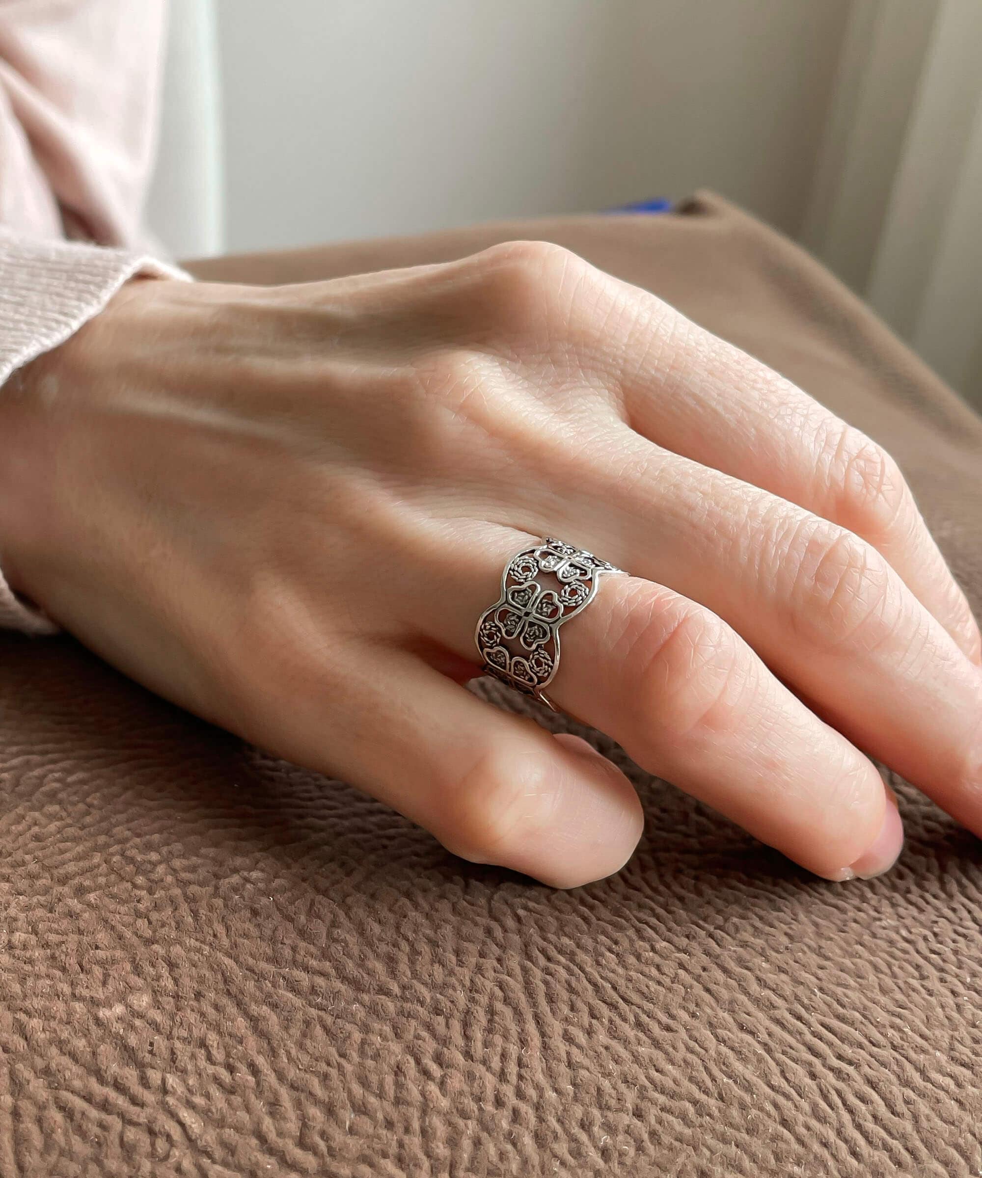 Filigree Art Women Silver Band Ring