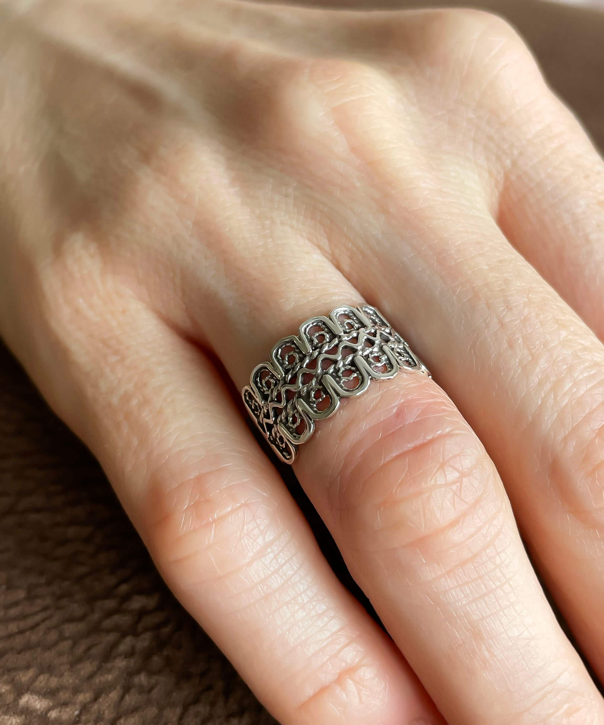 Filigree Art Women Silver Band Ring