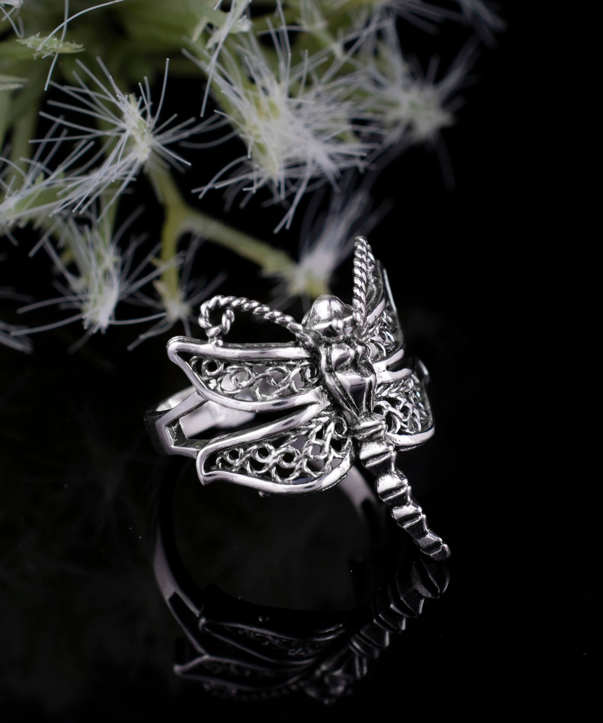 Filigree Art Dragonfly Design Women Silver Cocktail Ring