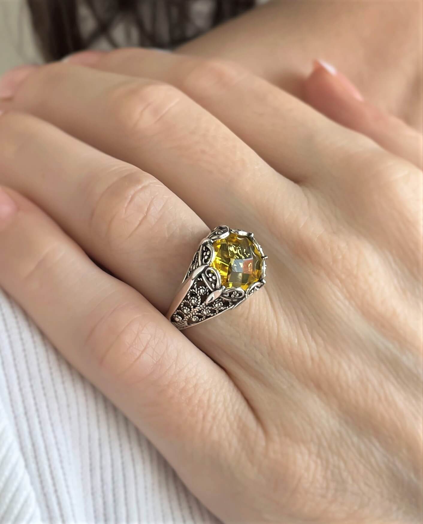 Filigree Art Citrine Gemstone Women Silver Cocktail Ring