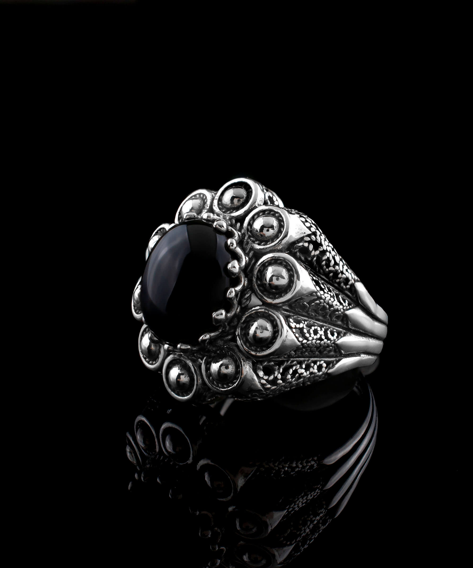 Filigree Art Black Onyx Gemstone Women Statement Dome Ring