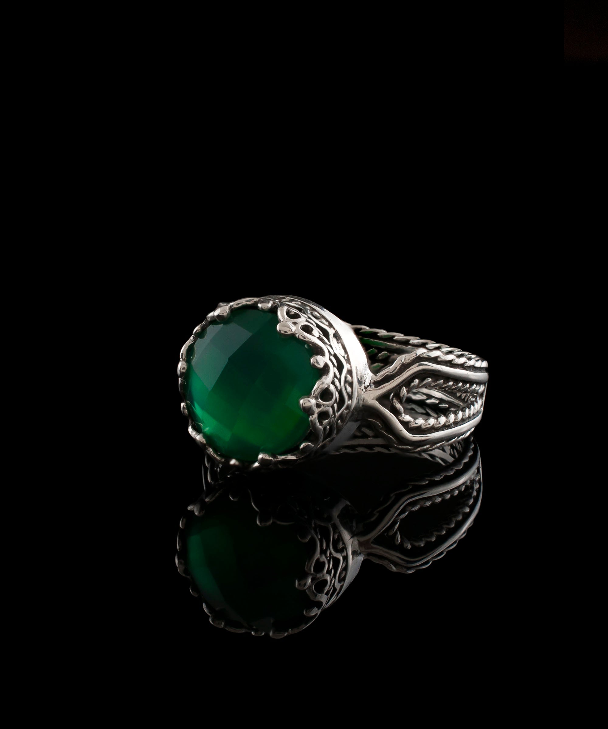 Green Agate Gemstone Filigree Art Women Sterling Silver Cocktail Ring