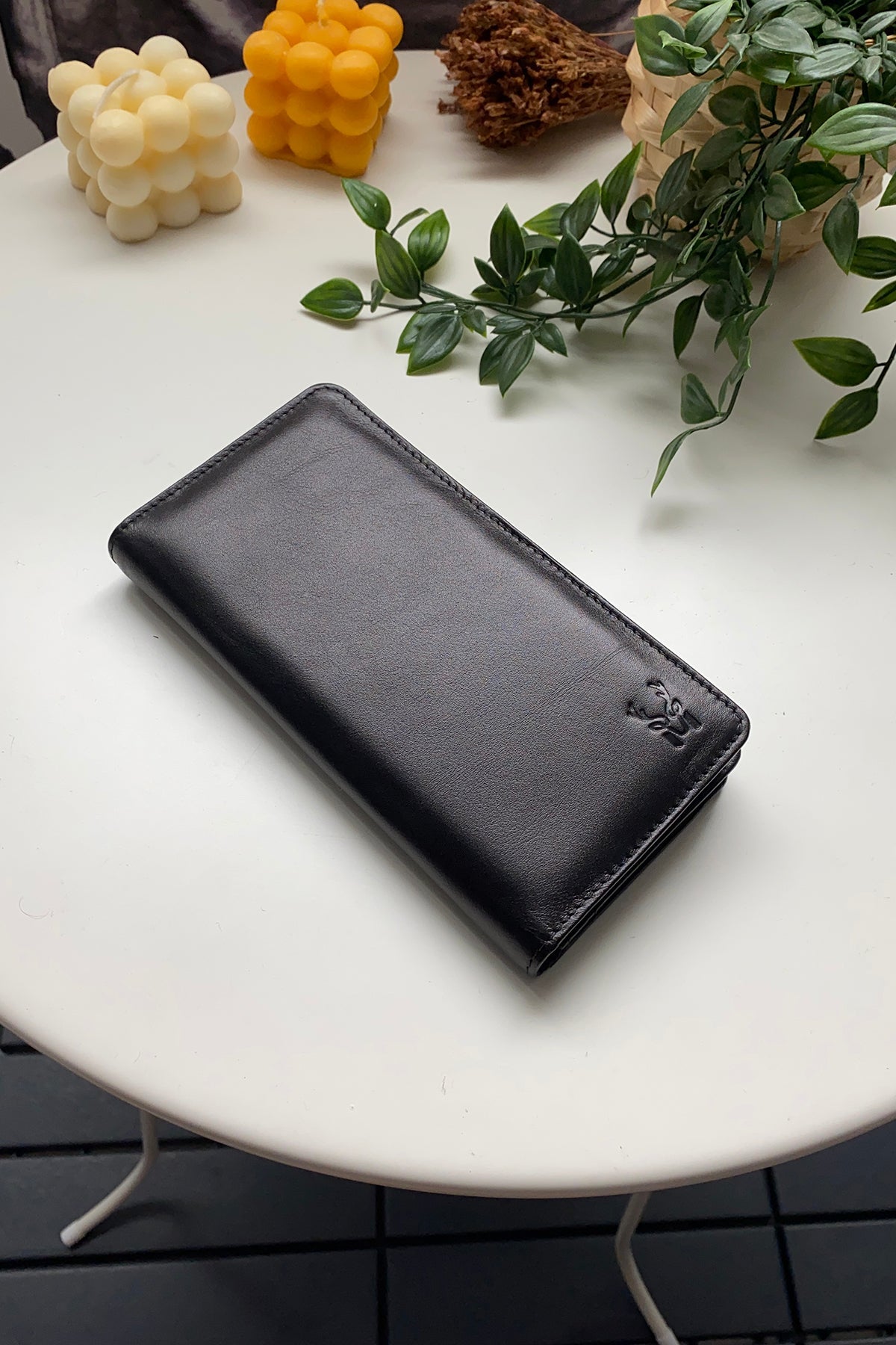 Boston - Genuine Leather Wallet with Phone Socket and Kangaroo