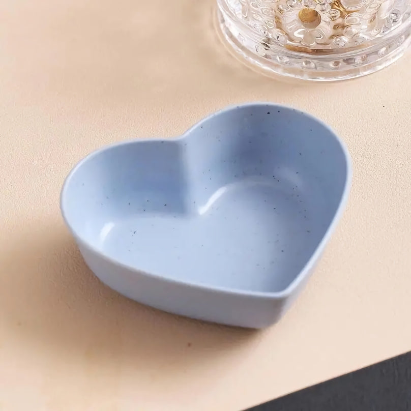 Heart-Shaped Wheat Straw Plastic Seasoning Dish