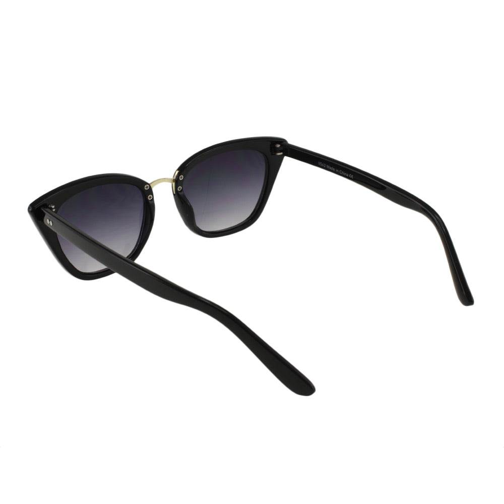 MQ Cassia Sunglasses in Black / Smoke