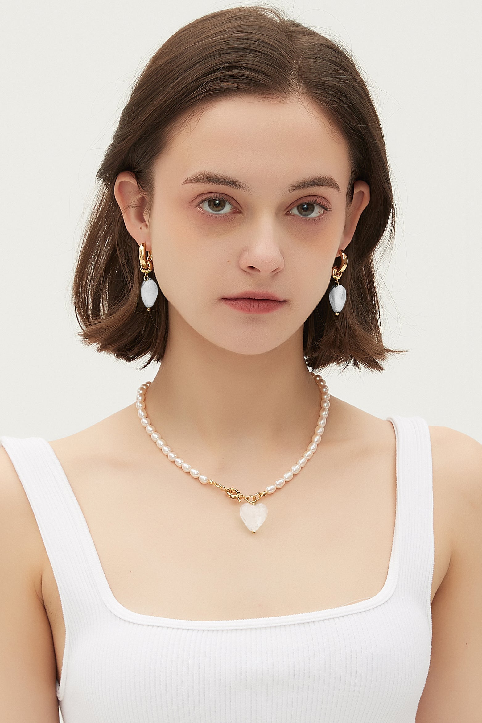 Esmée White Clear Glaze Heart Pendant Pearl Necklace