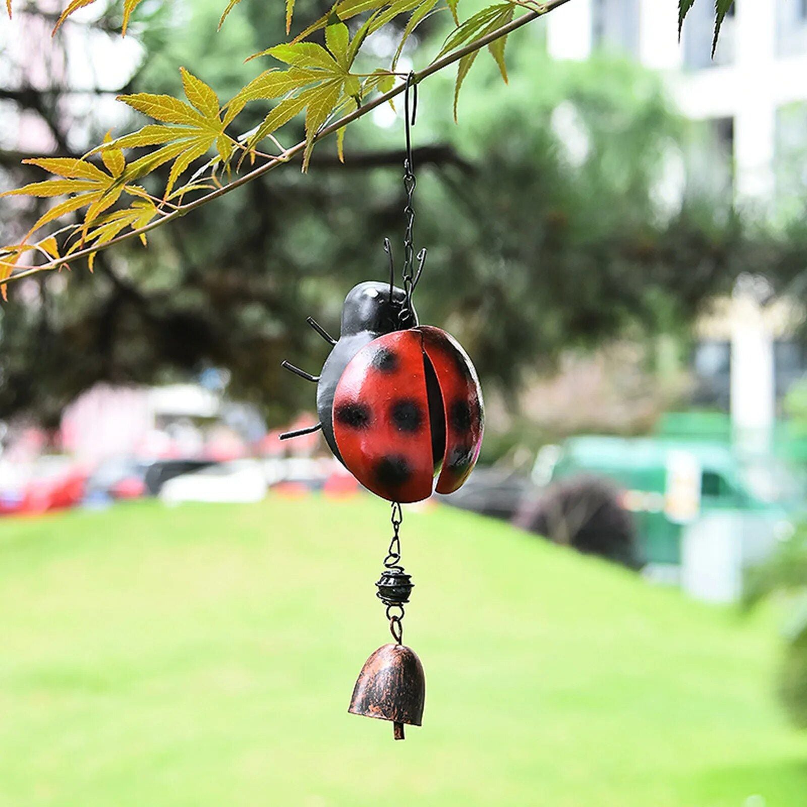 Charming Bee Wind Chimes