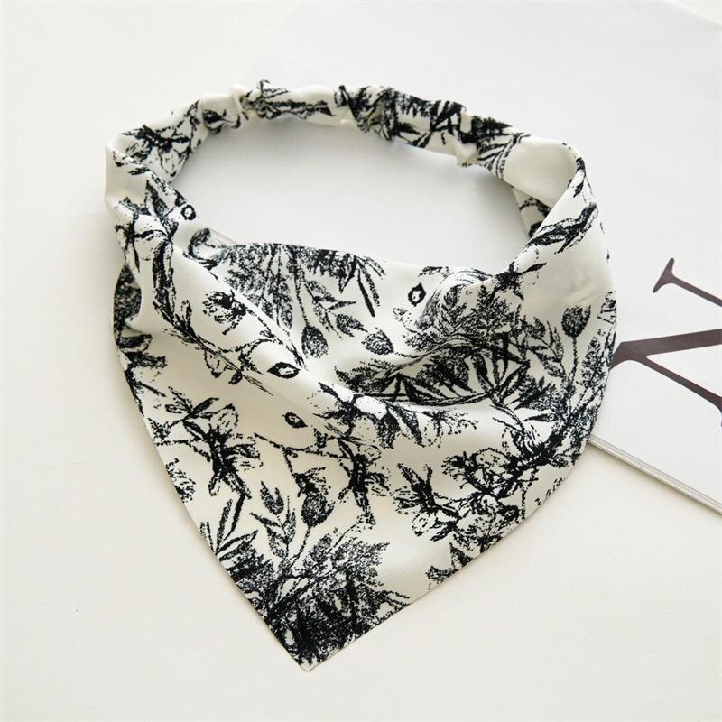 Elegant Triangle Tree Branch Print Bandana