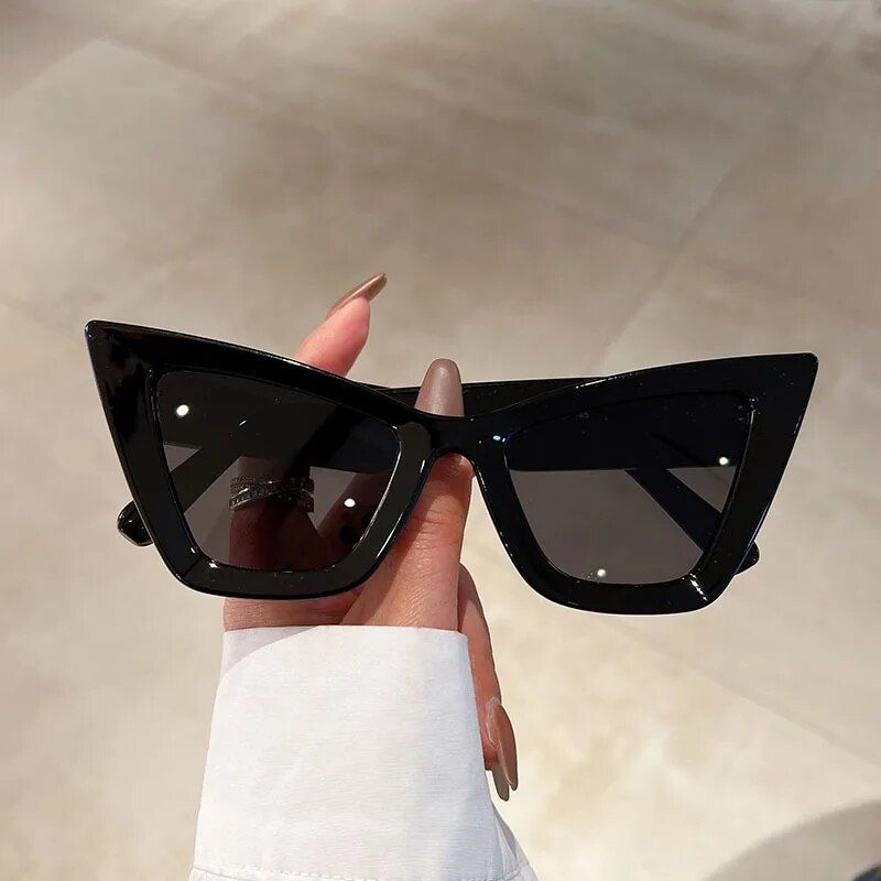 Luxurious Vintage Cat Eye Sunglasses - UV400 Protection for Women