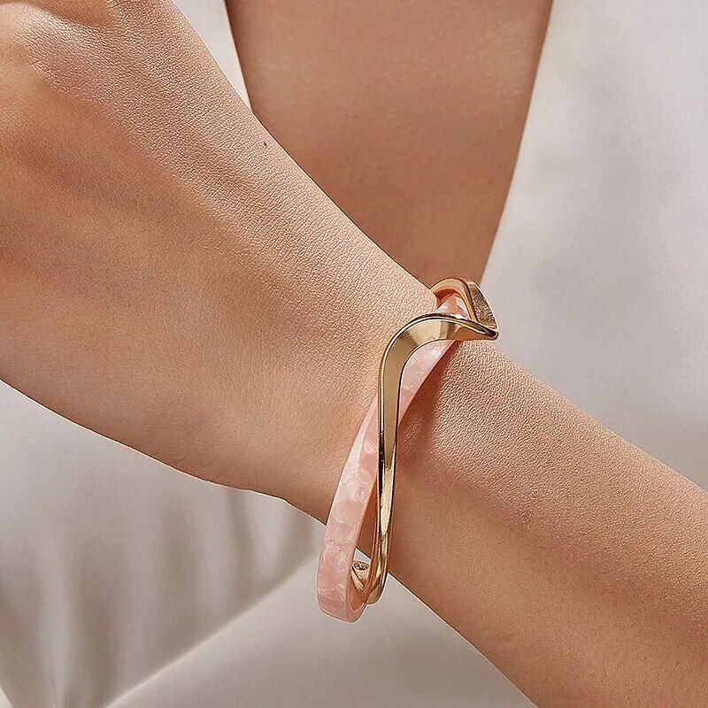 Elegant Geometric Metal Charm Bracelet for Women