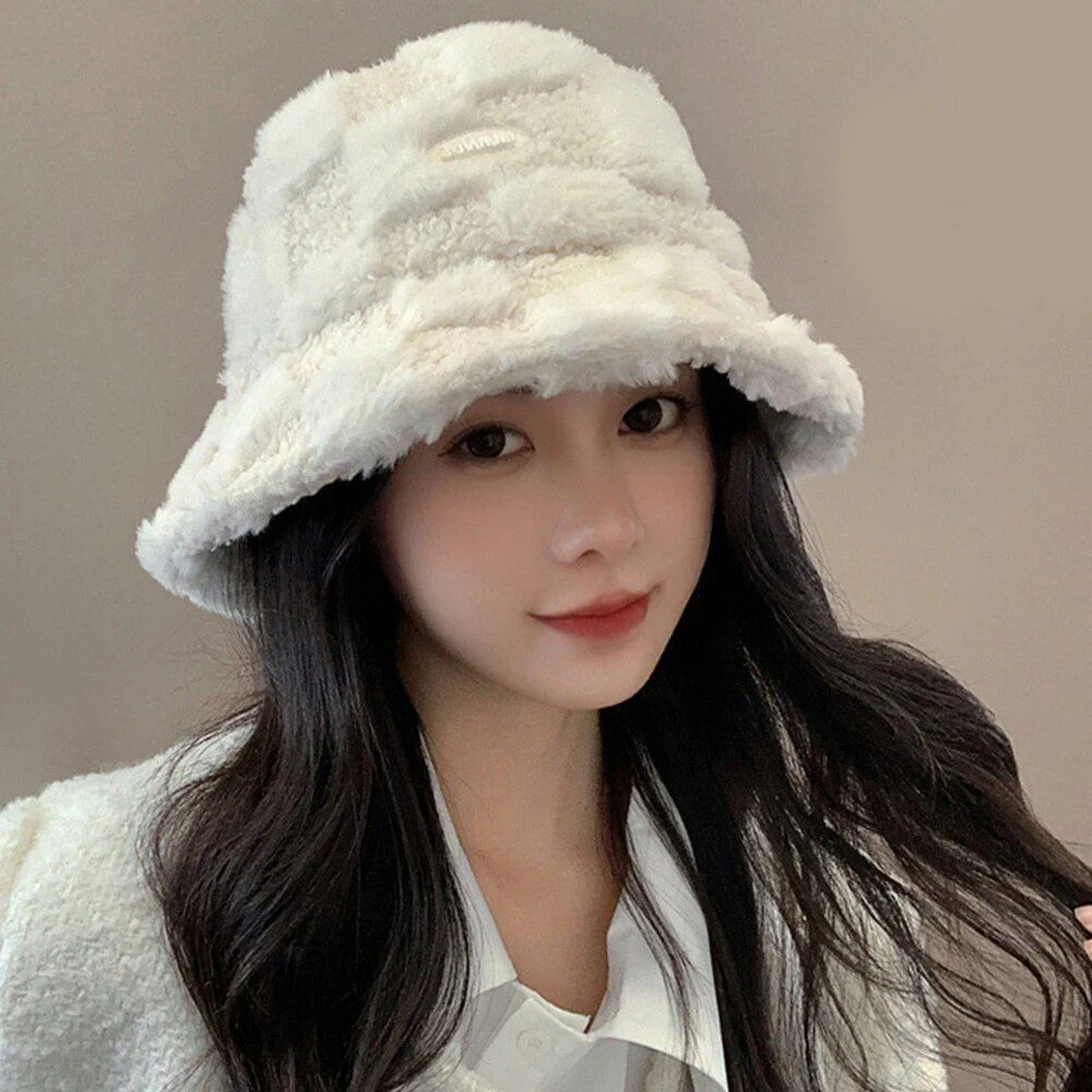 Chic Winter Warm Plaid Lamb Wool Bucket Hat for Women