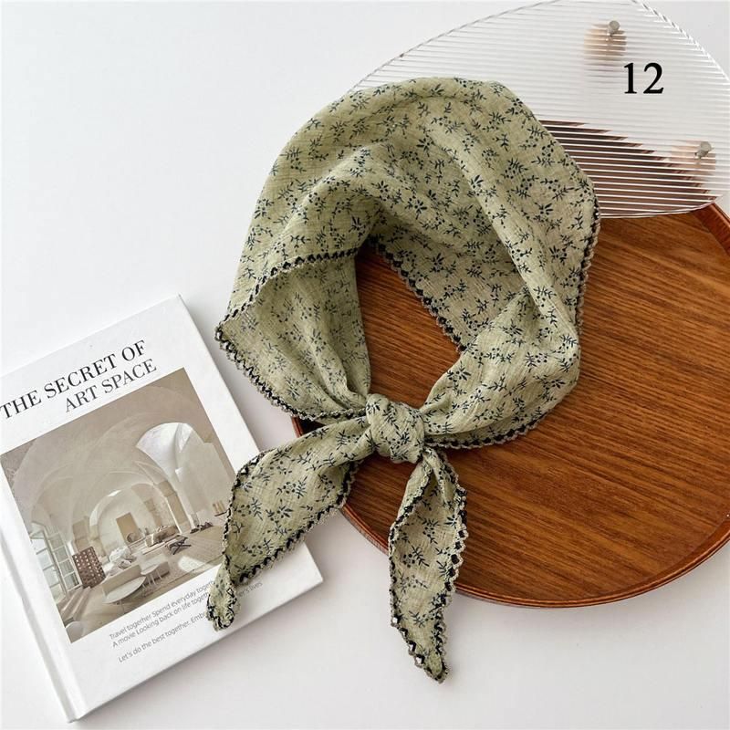 Elegant Floral Lace Triangle Scarf