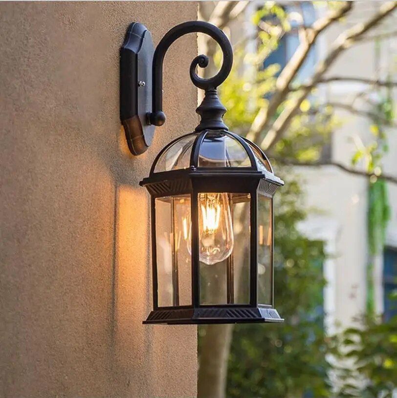 Elegant Vintage Outdoor Wall Lamp