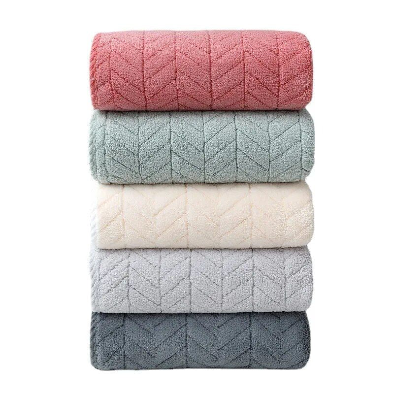 Luxurious Cotton-Polyester Blend Towel