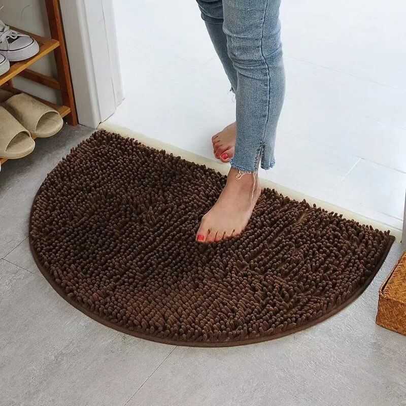 Luxurious Chenille Semi-Circle Bath Mat - Non-Slip, Absorbent & Soft Floor Rug