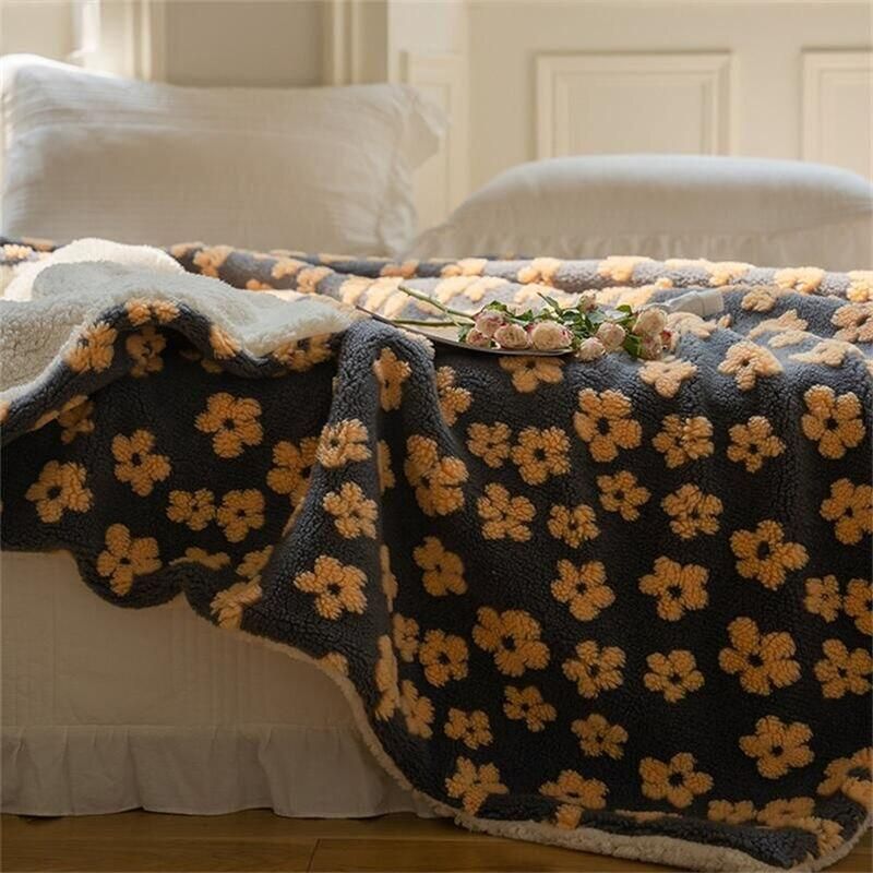 Luxurious Double-Sided Plush Floral Bedspread & Sofa Throw