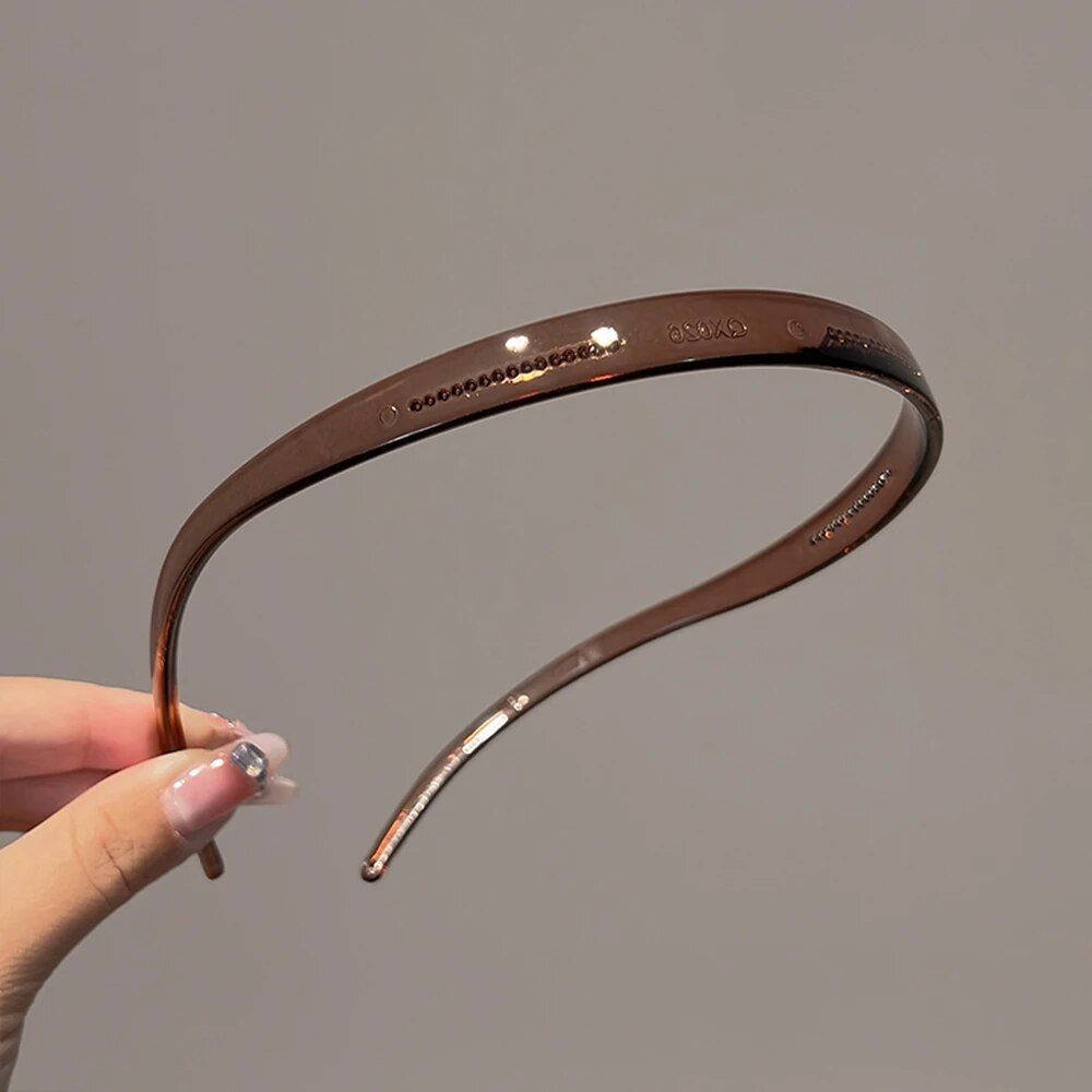 Chic Acrylic Sunglasses-Shaped Hairband for Women: Trendy, Anti-Slip, and Fashion-Forward