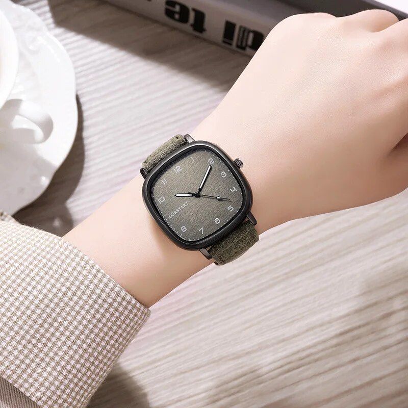 Elegant Vintage Square Dial Leather Strap Quartz Watch