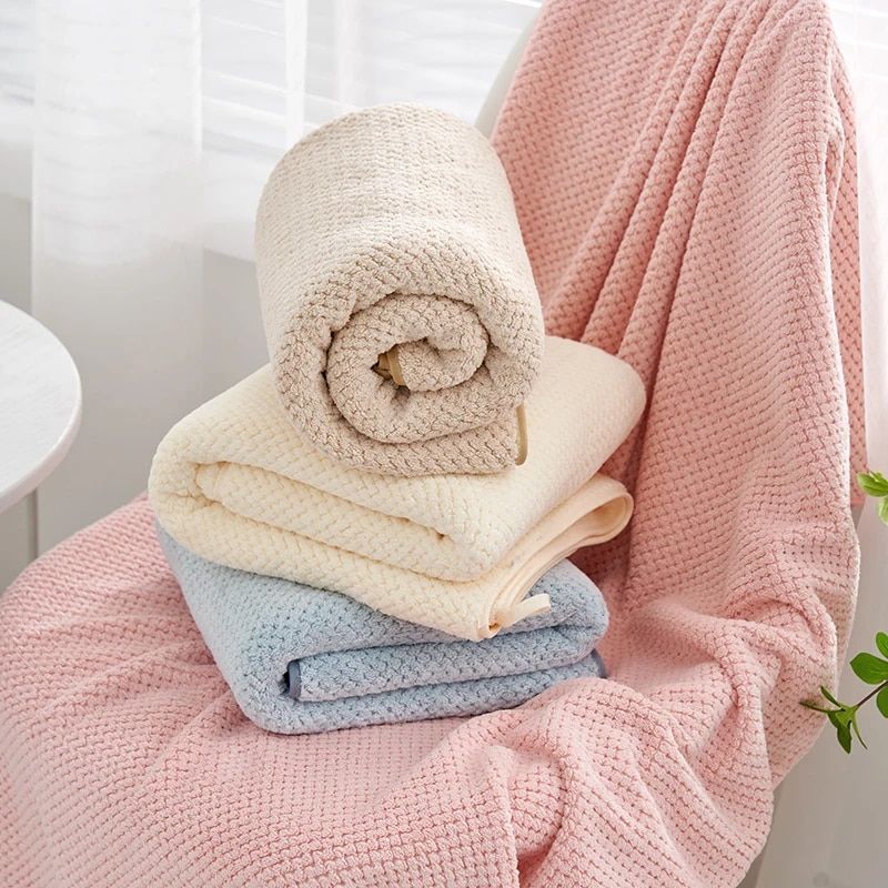 Luxurious Coral Velvet Bath Towel - Quick-Dry, Super Absorbent, Soft Touch