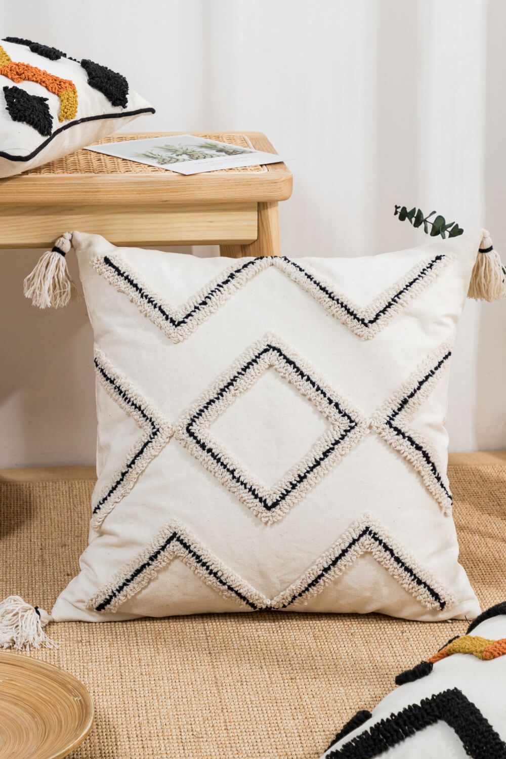 4 Picks Geometric Embroidered Pillow Cover