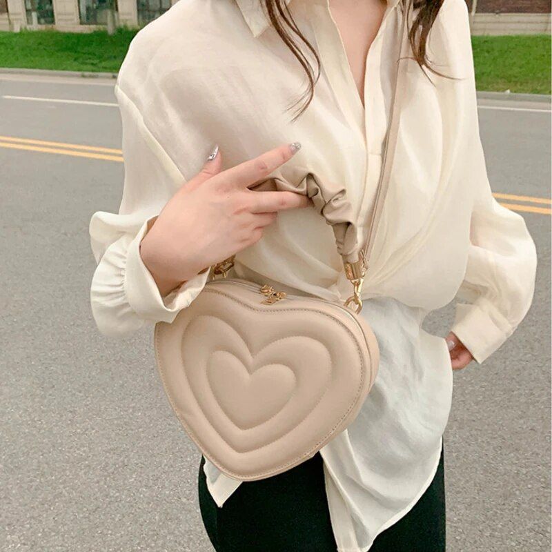 Chic Summer 2023 Heart-Shaped PU Leather Shoulder Bag for Women