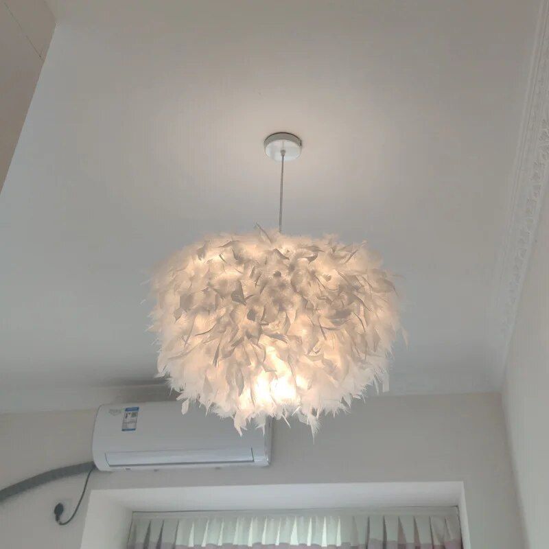 Enchanting Feather Pendant Lamp