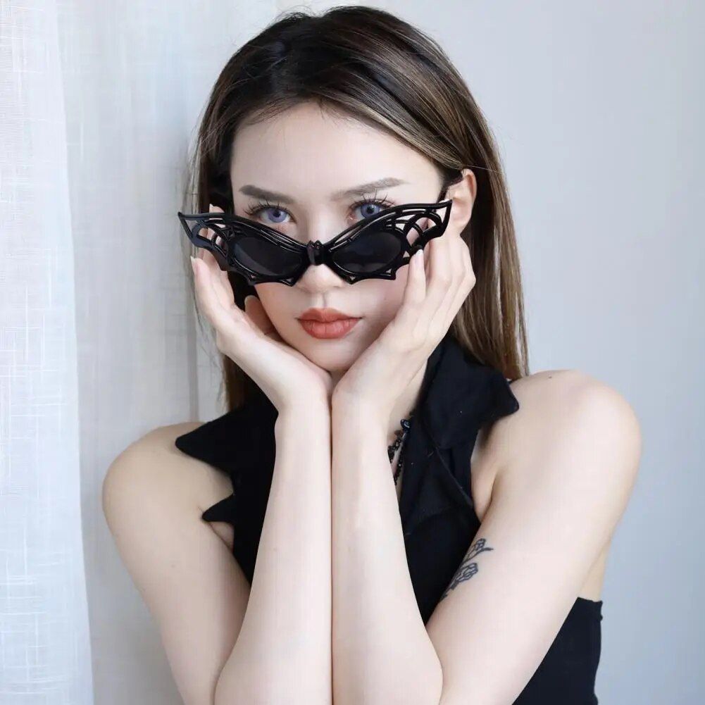 Unique Bat Shape Retro Halloween Sunglasses - Unisex Novelty Eyewear for Parties