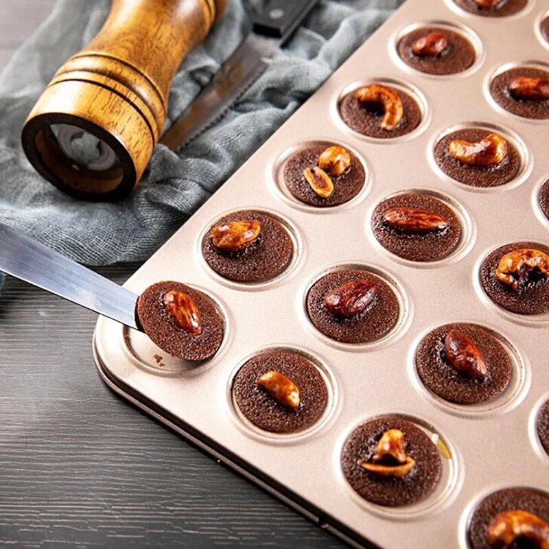 Deluxe 30-Hole Carbon Steel Macaroon Baking Kit