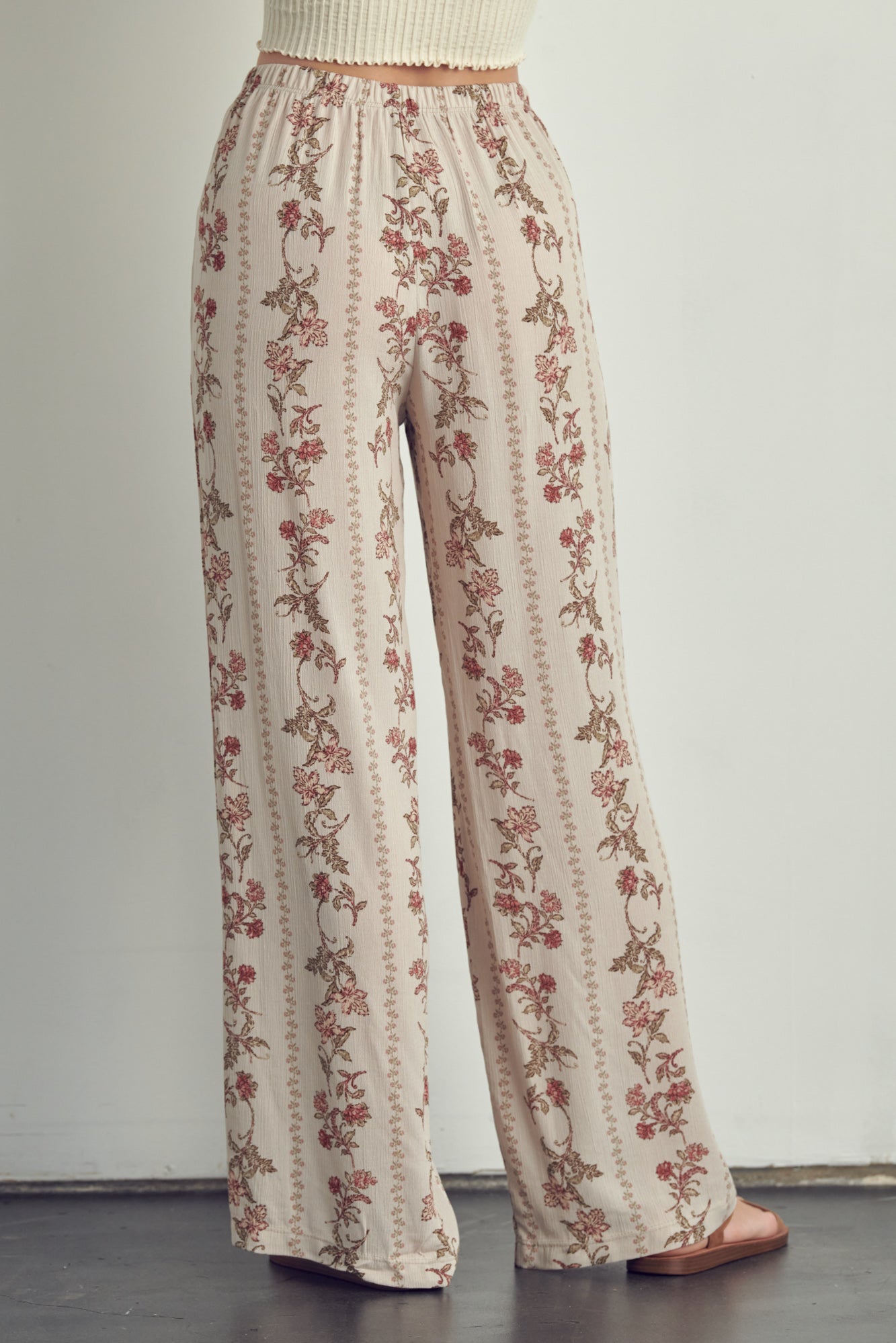 Palazzo pants in floral rayon gauze